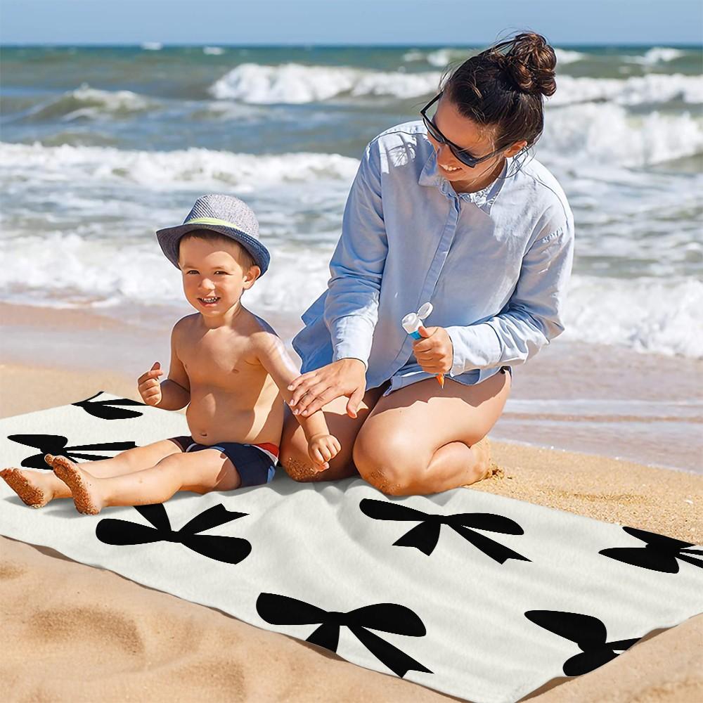 Cute Bow Print Beach Towel, Microfiber Quick Dry Towel with Heart Checkerboard, High-Value Aesthetic Gift for Girls