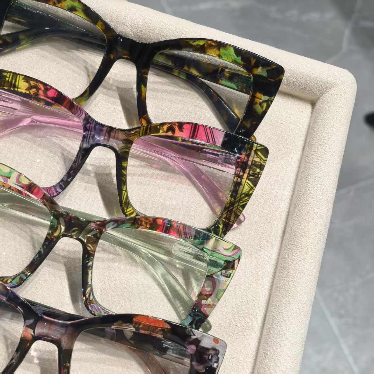 Trendy Large Frame Anti- Light Reading Glasses, Fashion Eyeglasses for Women & Men, Fashion Eyeglasses for Work, Daily Clothing Decor, Perfect for Student, Leopard Pattern Eyeglasses