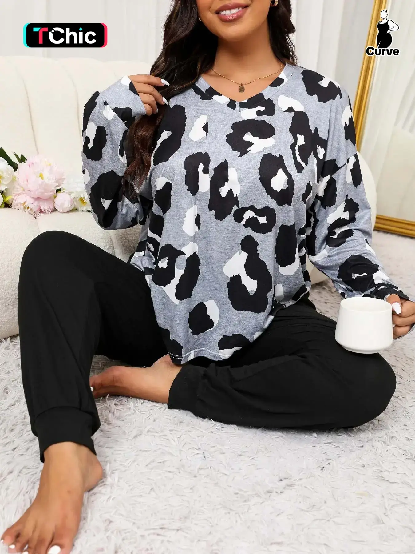 2 Piece Set Plus Size Leopard Print Pyjama Set, Casual Long Sleeves Drop Shoulder Tee & Plain Pants Set for Women, Women's Sleepwear for Spring & Fall,  Pyjamas for Women, Pajama Set, Pajamas Lounge Set, Fitted Casual Style Loungewear