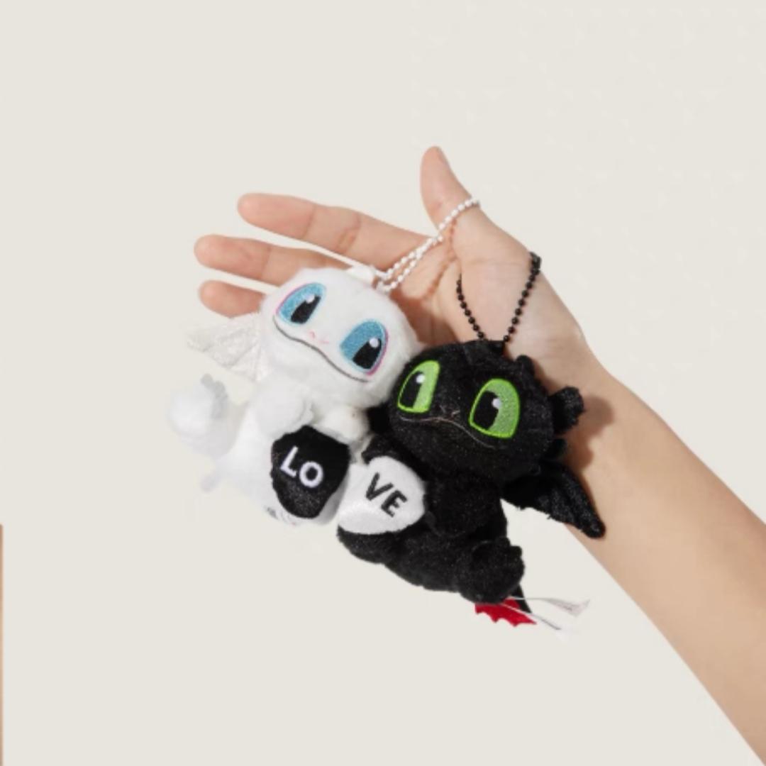 Authentic Collaboration Global Dragon Trainer Toothless Bag Charm,Toothless Love Magnet Hanging Decoration,  Valentine's Day Gift, Couple Keychain.One pair (black + white)