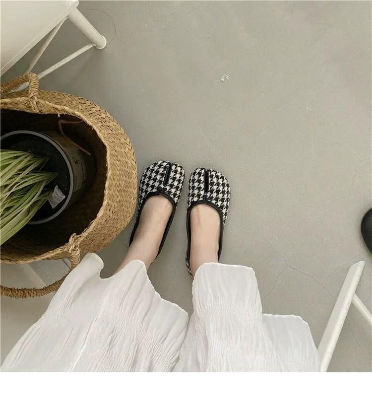 Comfortable Women’s Tabi Split Toe Ballet Flats Slip On Loafers Houndstooth and Solid Colors for Casual Daily Wear