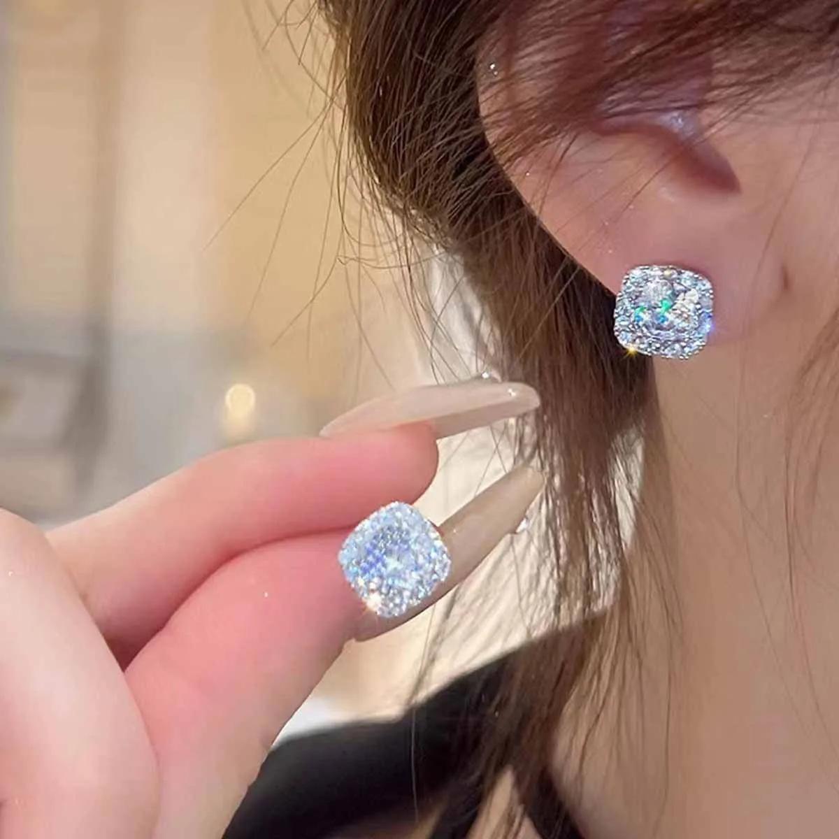 【2026 TREND ALERT】 | Artisanal Design S925 Silver Stud Earrings | Moissanite/Zircon Dual Version | Soft Needle & Kraft Box | Unisex Black Friday Deals