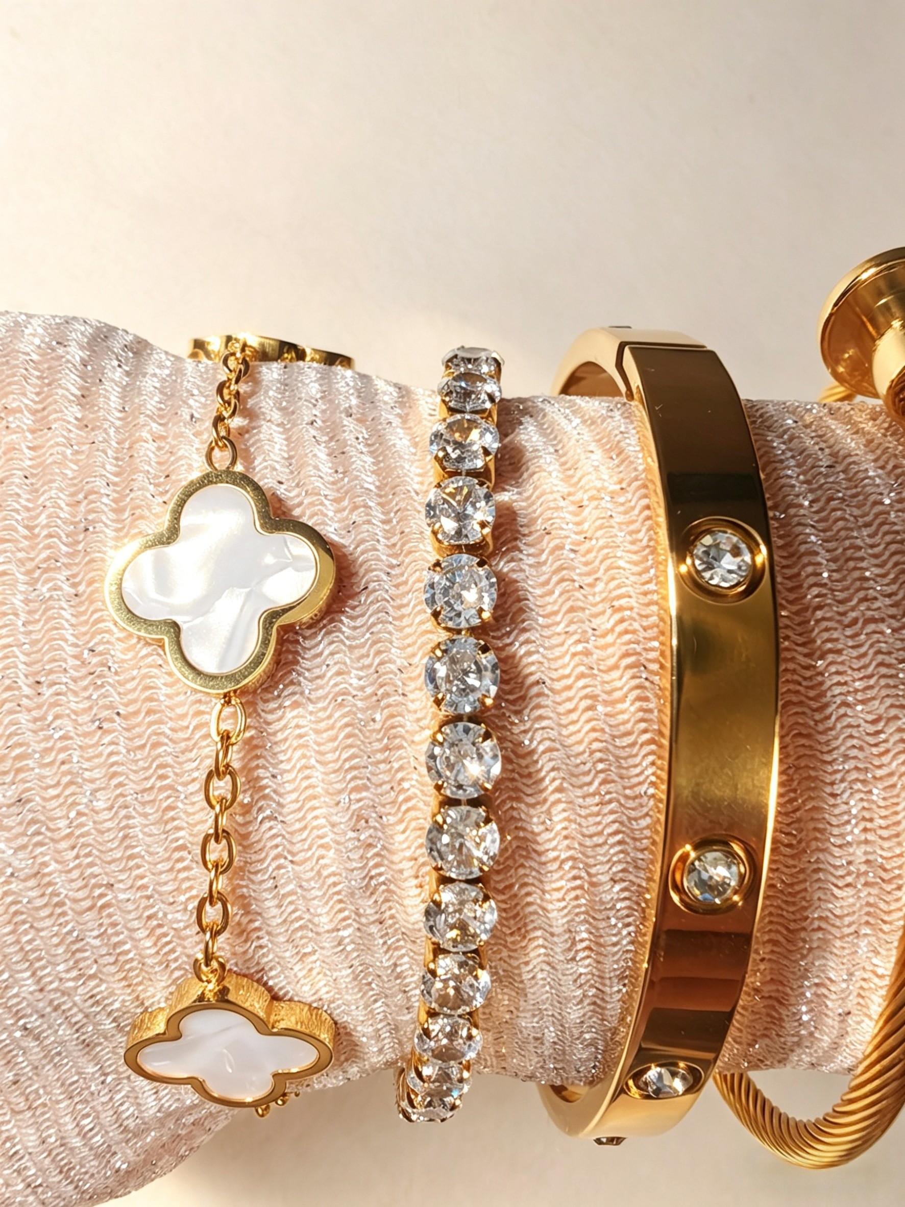 5 Piece French Luxury Bracelet Set, Stackable Rhinestone Clover Heart Nail Bracelets, Perfect for Dates and Career Wear