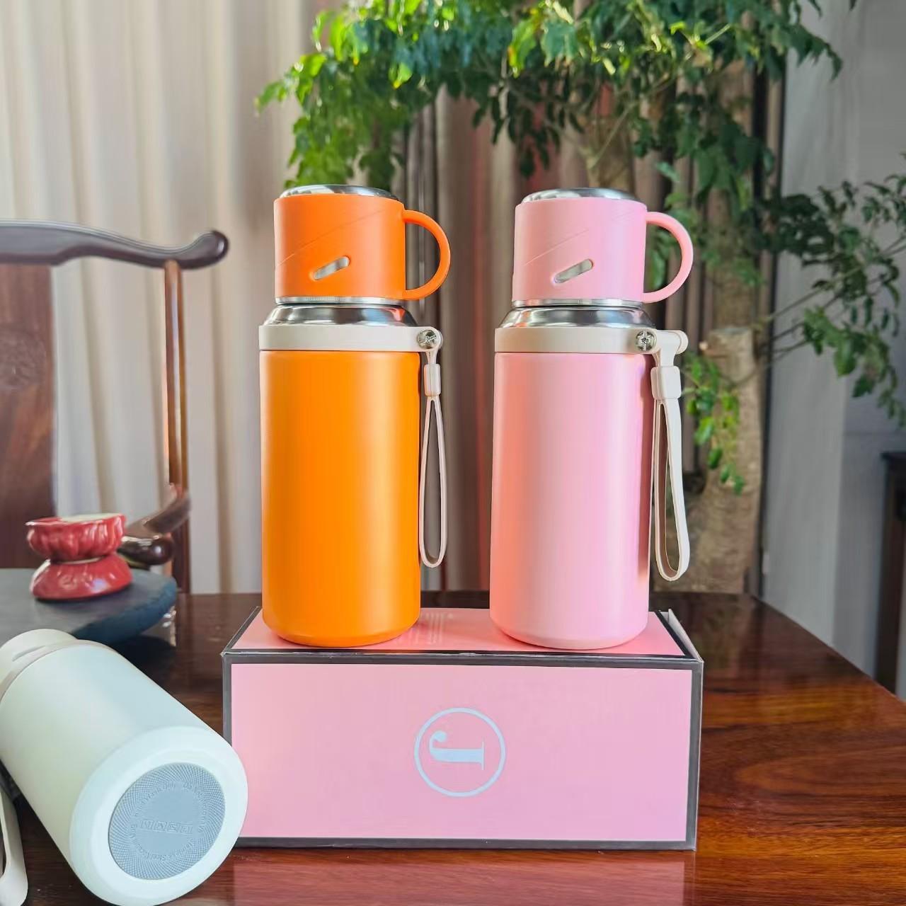 20.29oz Stainless Steel Water Bottle with Dual-Layer Insulation Leak-Proof Lid, Ideal for Camping Office Gift, Cold & Hot Use, Flasks