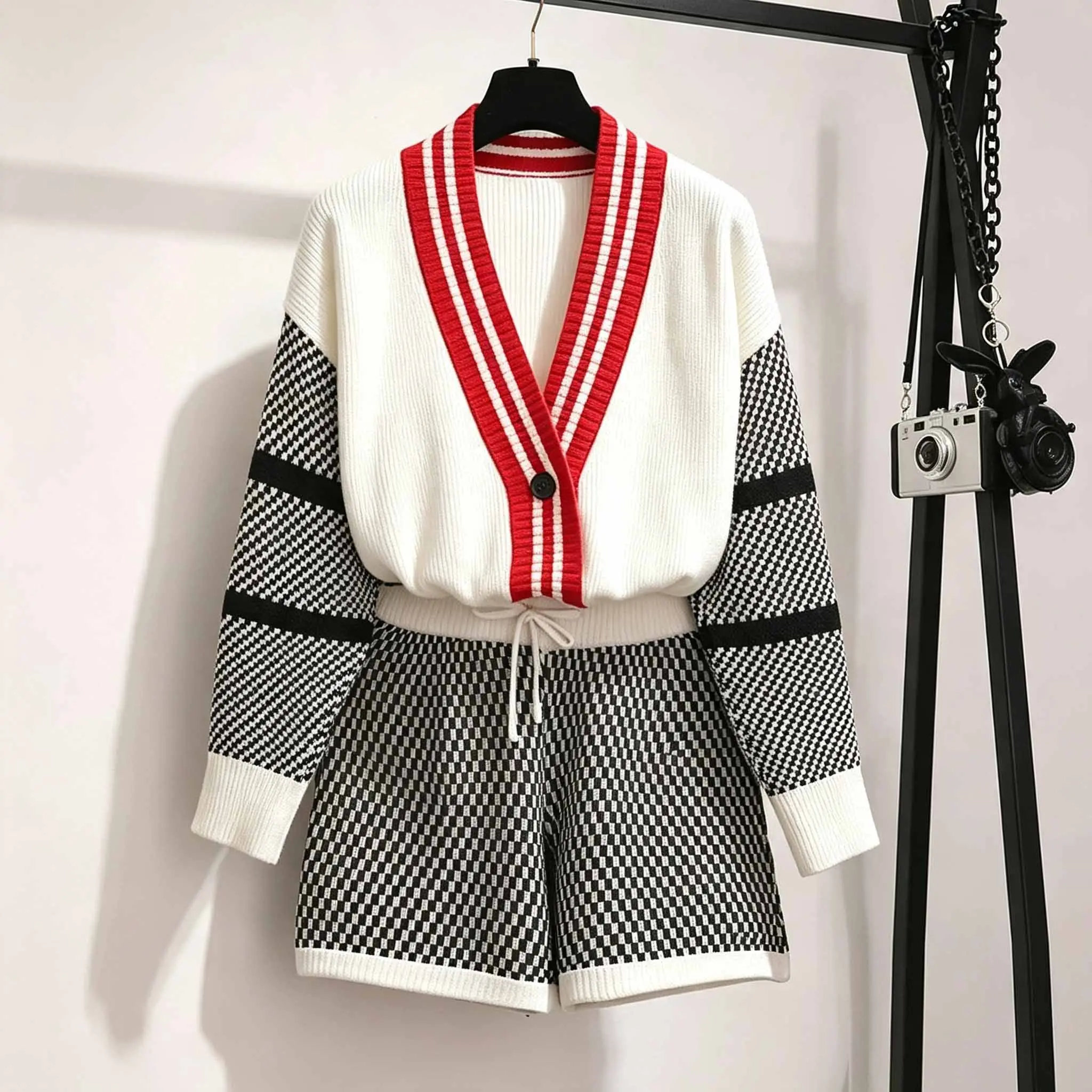 Fall Winter Knitwear 2 PCS Women Striped Patchwork Houndstooth Long-sleeved V Neck Front Button Knitted Sweater Cardigan And Shorts Two Pieces Set For Women Office Ladies Elegant Fashion Knitting Patchwork 2PCS Outfits