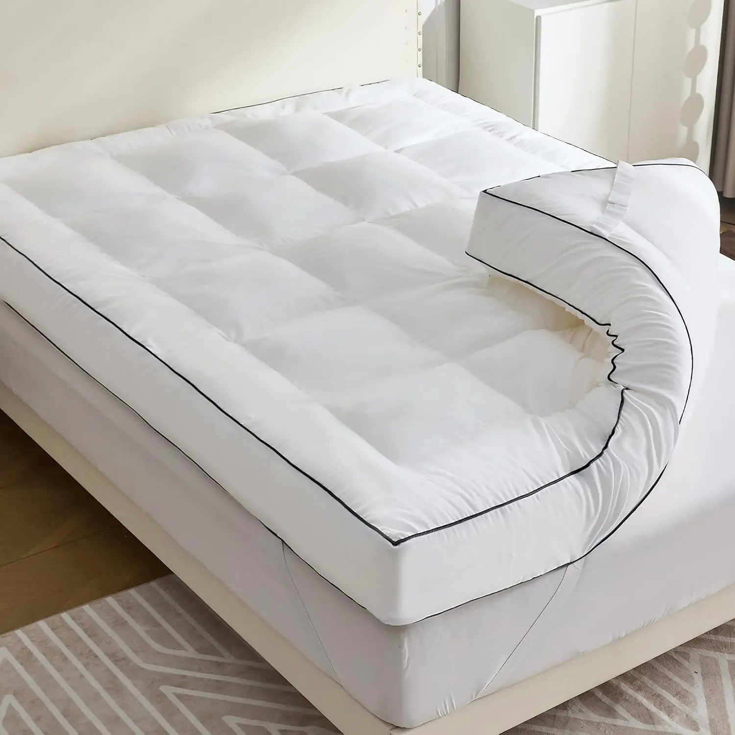 4 Inch Memory Foam Mattress Topper Queen Size for Back Pain Relief, Extra Soft Pillow Top Mattress Topper, 2000GSM Fluffy Shredded Memory Foam Filled, 80 * 60 * 4in