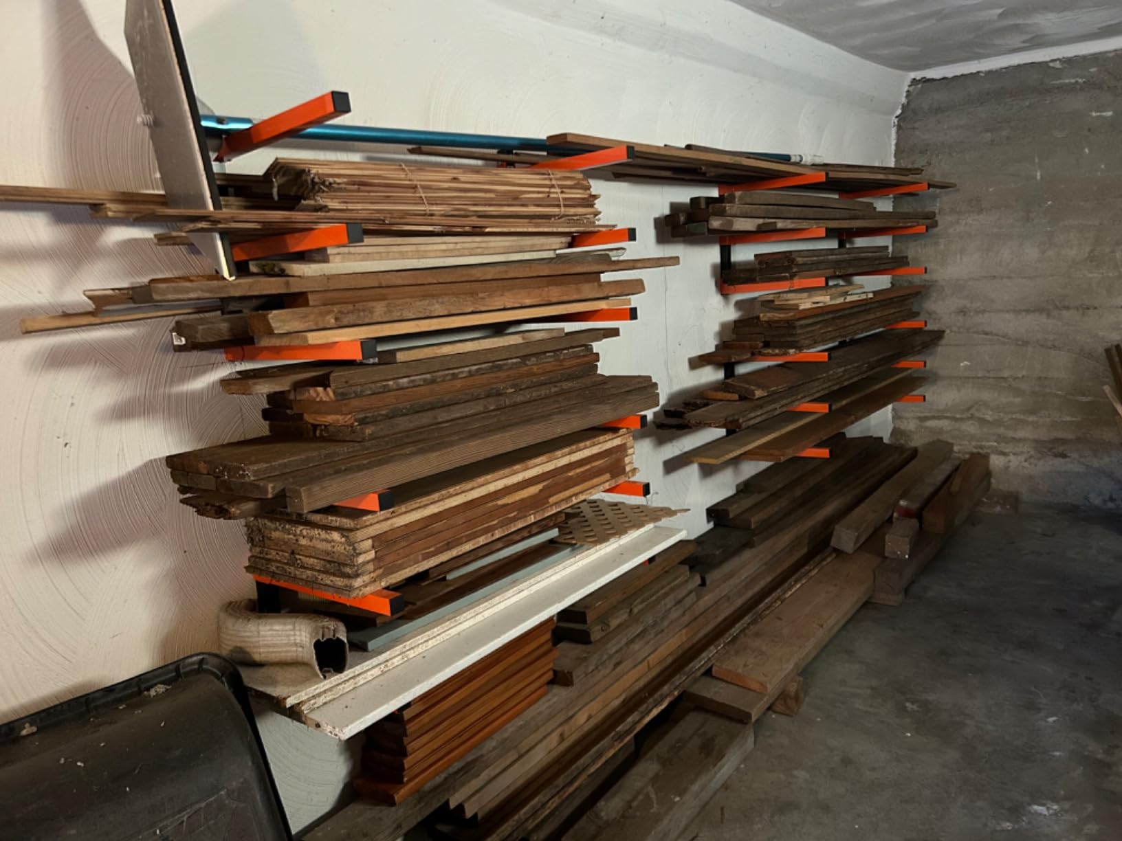 Heavy-Duty Lumber Storage Rack–3 Levels Shelf Wall Mounted,space-saving,Organize long items like wood, pipes, and skis for garage Heavy-Duty Lumber Storage Rack–3 Levels Shelf Wall Mounted,space-saving,Organize long items like wood, pipes, and skis for garage