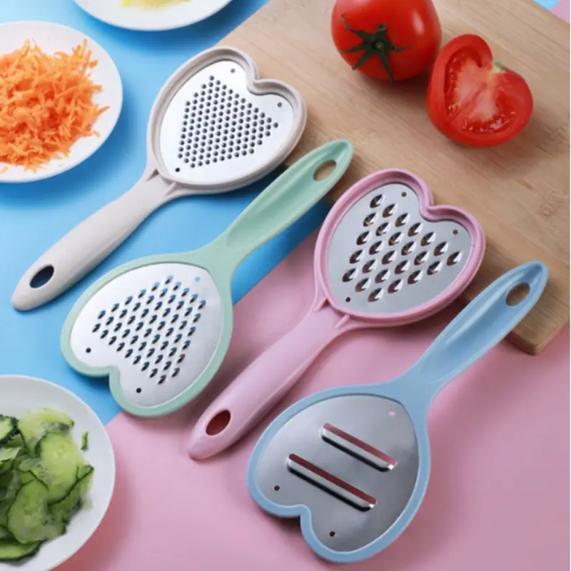 Kitchen Grater, Handheld Cheese Grater, Creative 4-Piece Heart-Shaped Kitchen Set, Portable Kitchen Gadgets, Suitable for Hard Parmesan or Soft Cheddar Cheese, Ginger, Vegetables, Butter, and Chocolate. Christmas Kitchen Accessories.