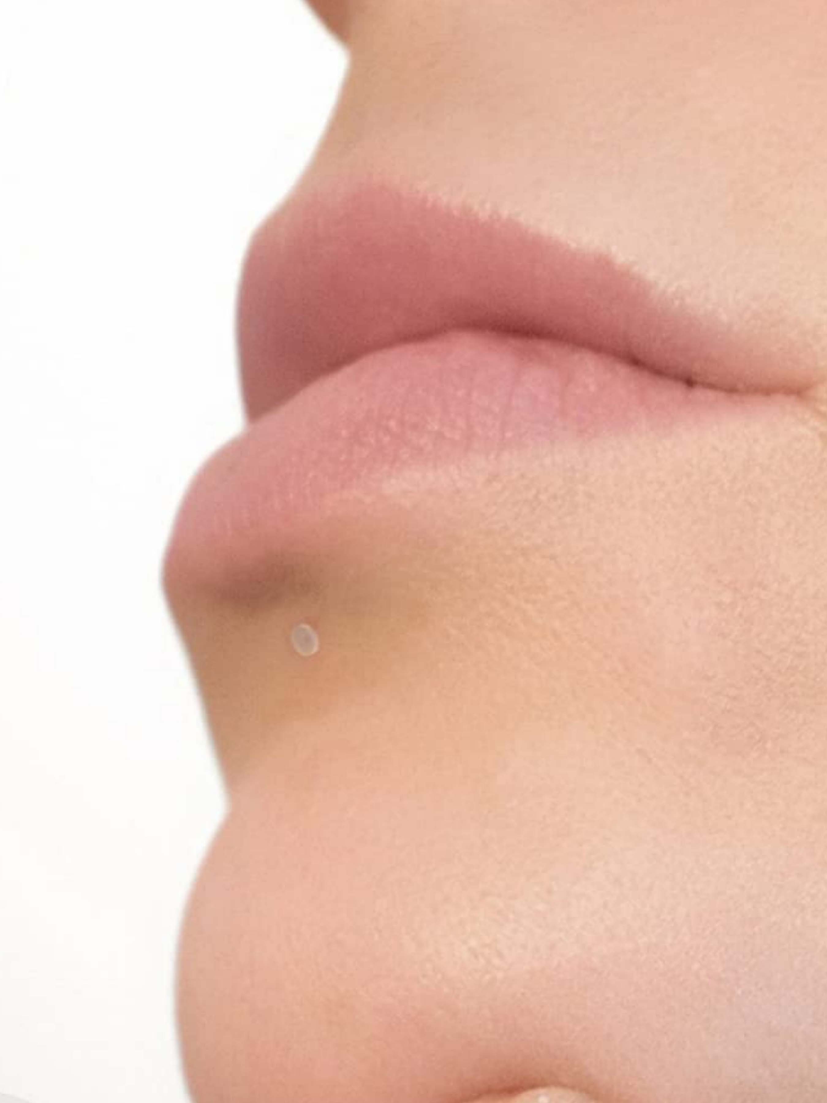 Clear Nose Rings & Studs - Plastic Nose Piercing Retainers - 16g, 20g - Clear Cartilage Earrings & Lip Piercing Retainer