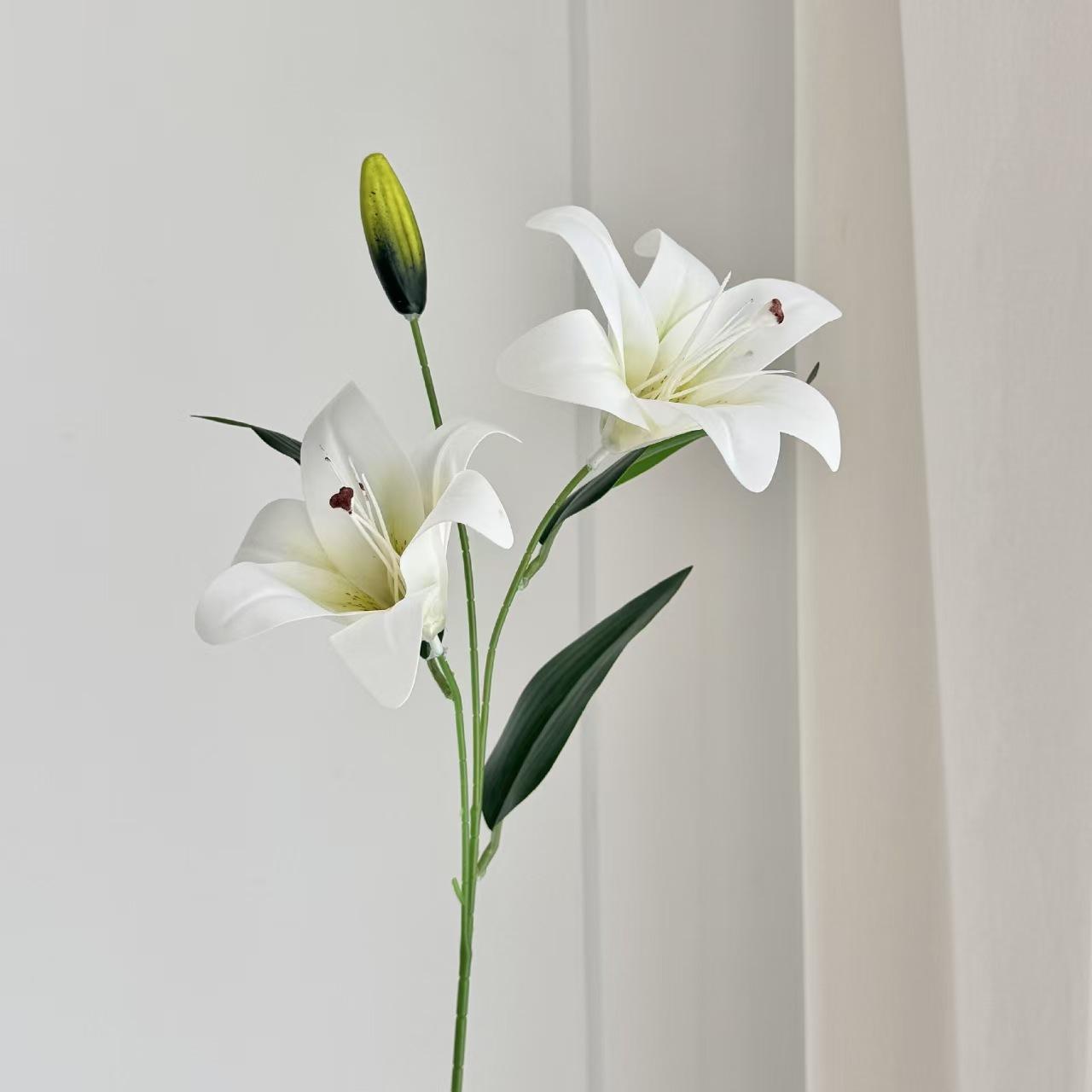 Realistic 3-Head Lily Artificial Flower, Home Decoration Fake Flowers, Photography Props, Universal Setting, No Ca Prop 65