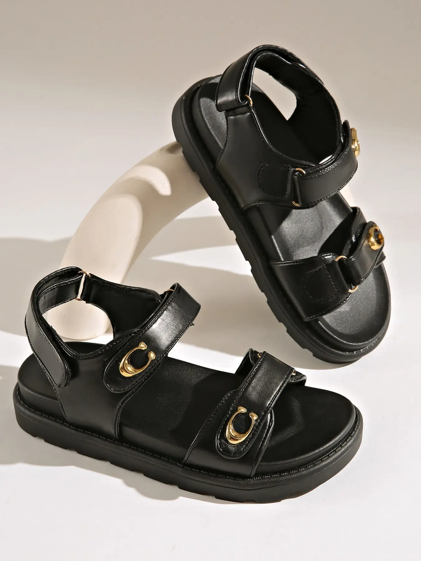 2026 Summer New Retro Lock Buckle C Sandals for Women, Block Thick Sole Velcro Casual Flip Flops