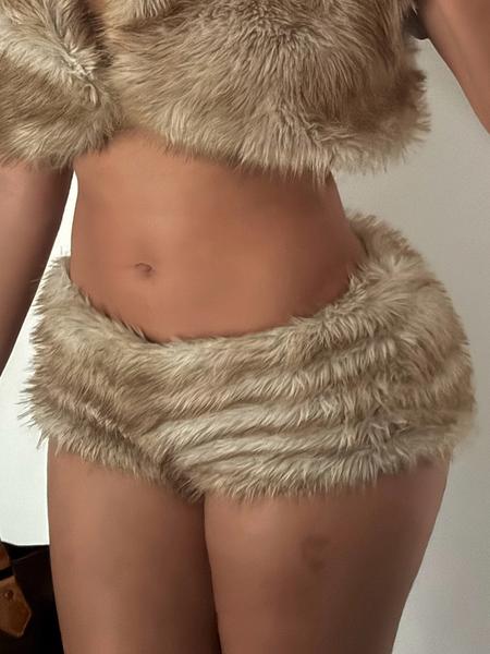 Women's Sexy Slim-Fit Plaid Shorts, Woven Fabric, All-Season Wear, Vintage Style, Moderate Thickness, Perfect for Casual