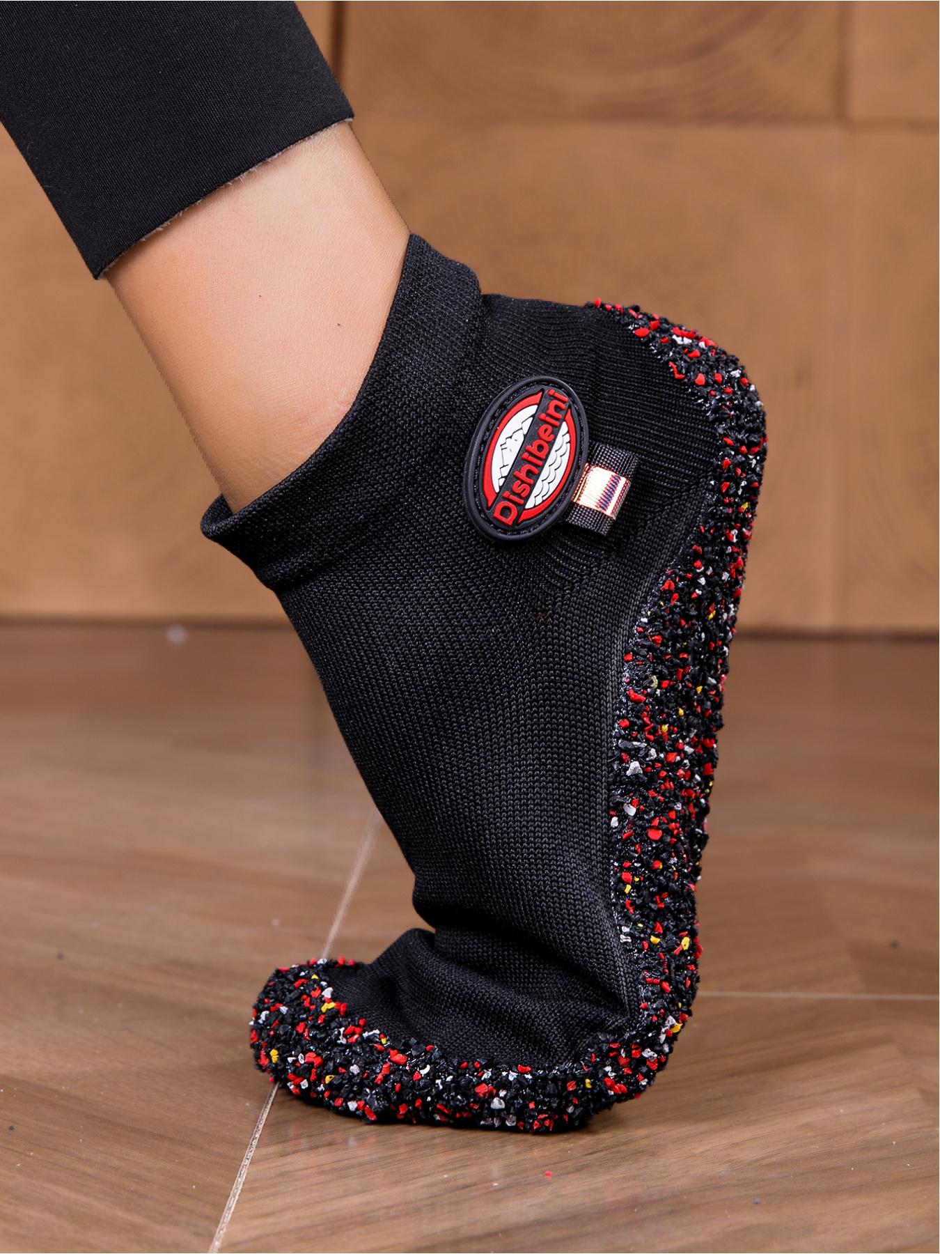 Ladies wear fitness yoga barefoot shoes with a widened toe design and a heel loop for easy on and off, suitable for fitness training, running, hiking, swimming, yoga and other sports scenes