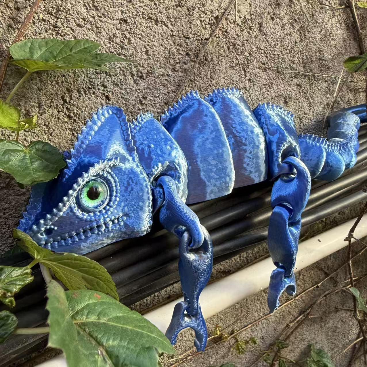 3D Printed Chameleon Figurine with Realistic Eyes, Moving Joints, Articulated Fidget Figurines, Home Decor, Christmas Gift, Birthday Present, Animal Statue