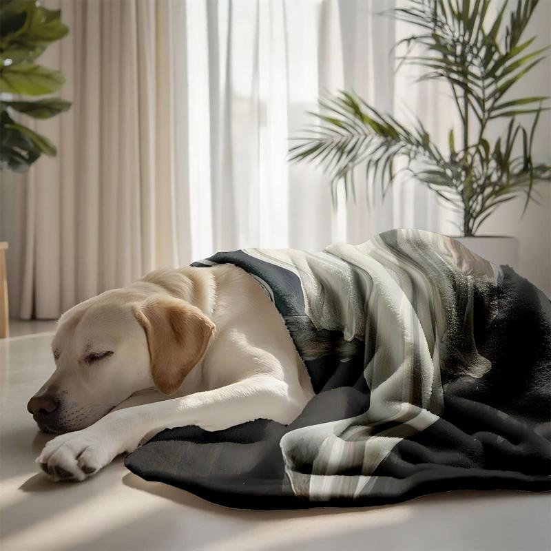 1 piece White-clad angel wings in contemplation themed flannel blanket - Oversized fluffy flannel sofa blanket, suitable for beds and sofas, modern design, all-season use, digitally printed pattern, 100% polyester material, machine washable