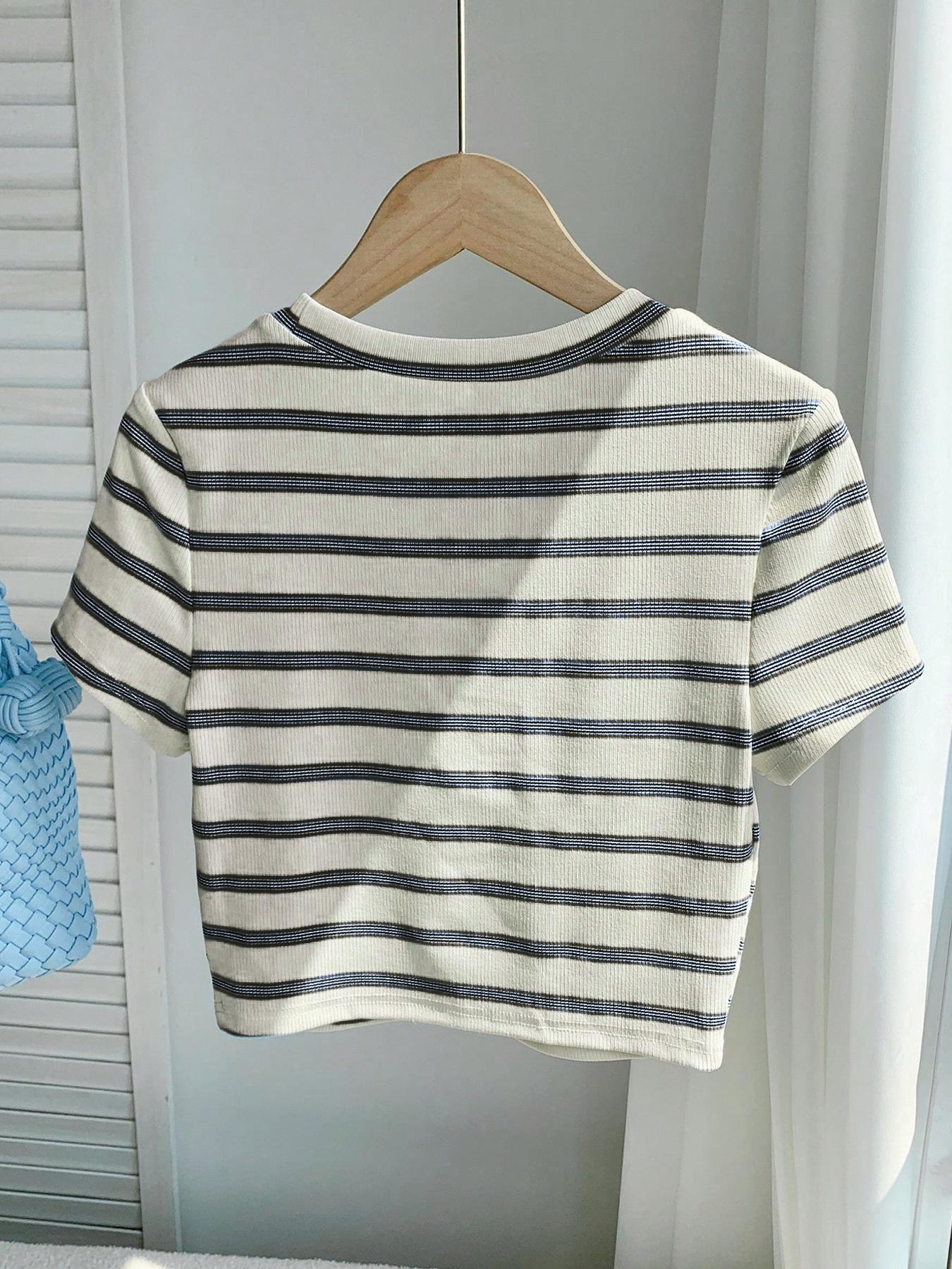 1 Piece Striped Slim Fitted Cropped Top | Sweet Cool  Aesthetic | Crew Neck Short Sleeve + Stretchy Ribbed Design | Perfect for Girls' Shopping Spree / Café Photo Ops