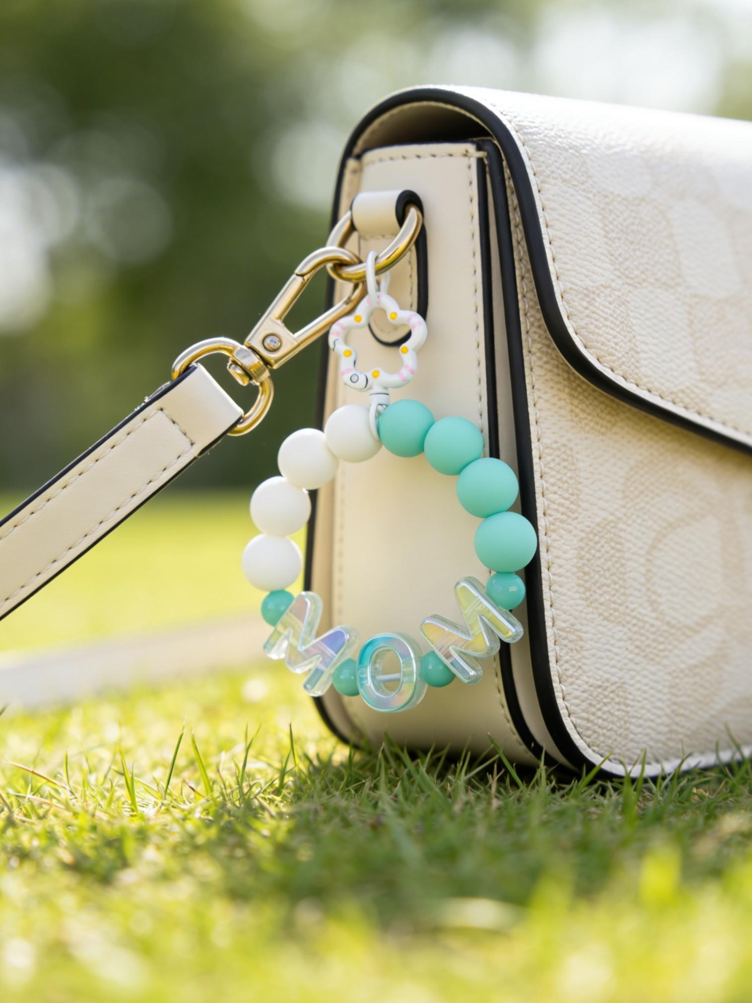 Cute Mom Silicone Beaded Wristlet Keychain, Flower Shape Clip Beaded Key Ring, Anti-Lost Key Holder for Mom, Perfect Mother's Day Gift