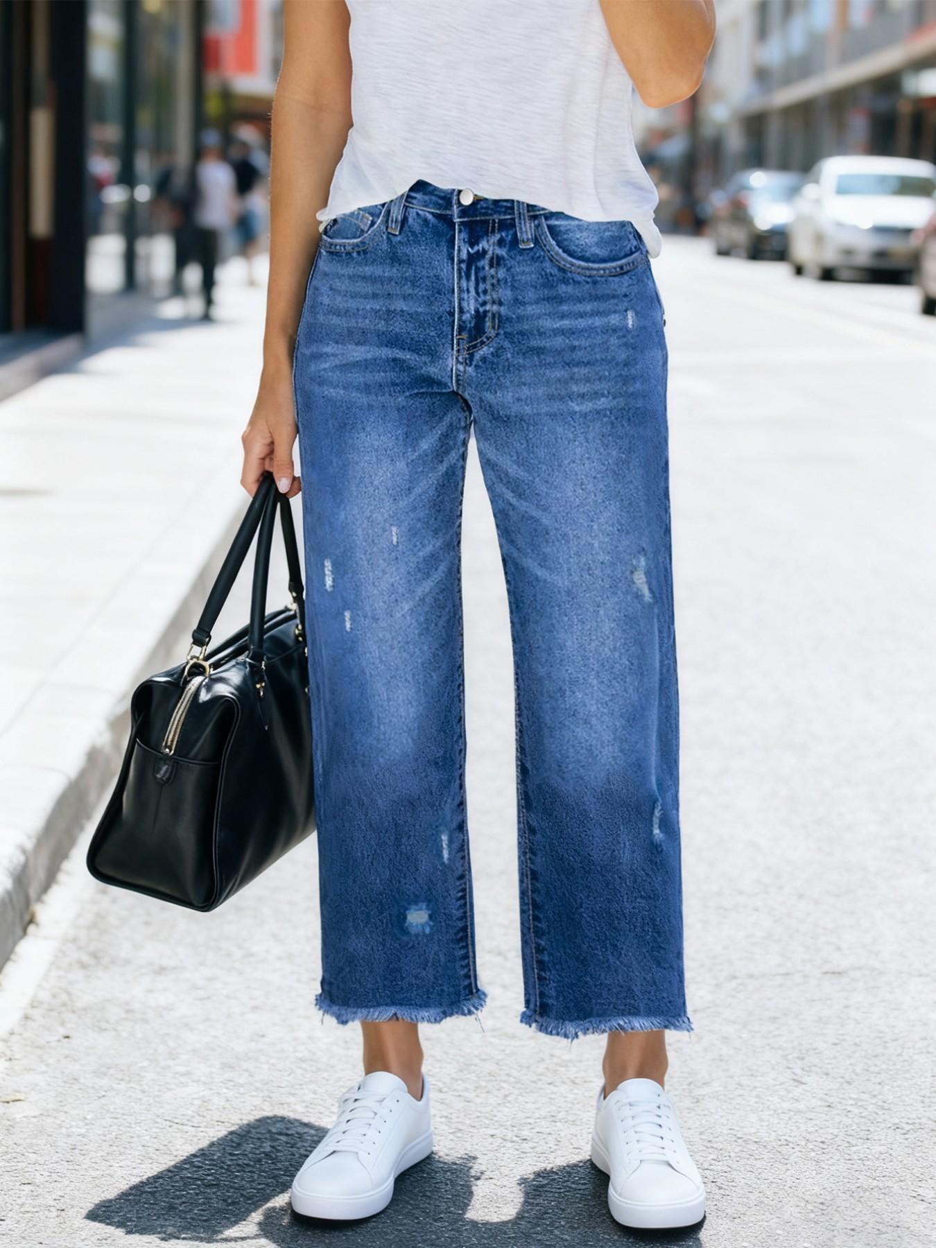 Women's Relaxed Fit Distressed Straight Leg Jeans, Comfortable Ripped Wash with Frayed Hem for Street Style Fashion, Trendy Denim Jeans Streetwear