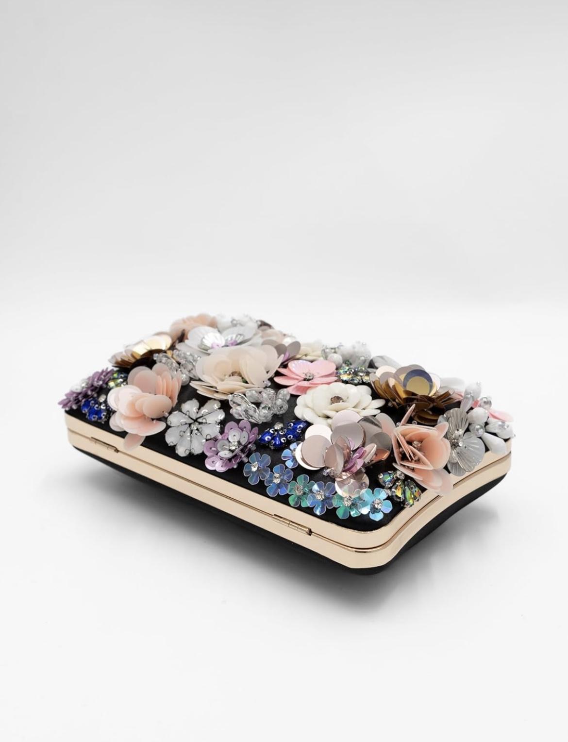 Handmade Beaded Embroidered Floral Clutch Bag, Woman Handbag,Elegant Evening Accessory, Christmas Eve Essentials,Christmas Gifts for Her,Luxury Party Purse, Women's New Year Gift, Valentine's Day Present,Graduation present. Handmade Beaded Embroidered Floral Clutch Bag, Woman Handbag,Elegant Evening Accessory, Christmas Eve Essentials,Christmas Gifts for Her,Luxury Party Purse, Women's New Year Gift, Valentine's Day Present,Graduation present.