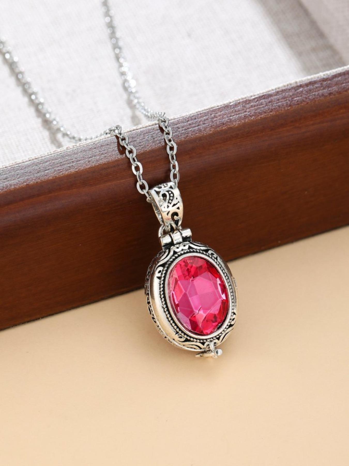 A Vintage-Style, Fashionable, Openable Rhinestone Photo Box Pendant: A Unique, Niche Design for Women—a Versatile Picture Necklace for Everyday Wear and Commuting
