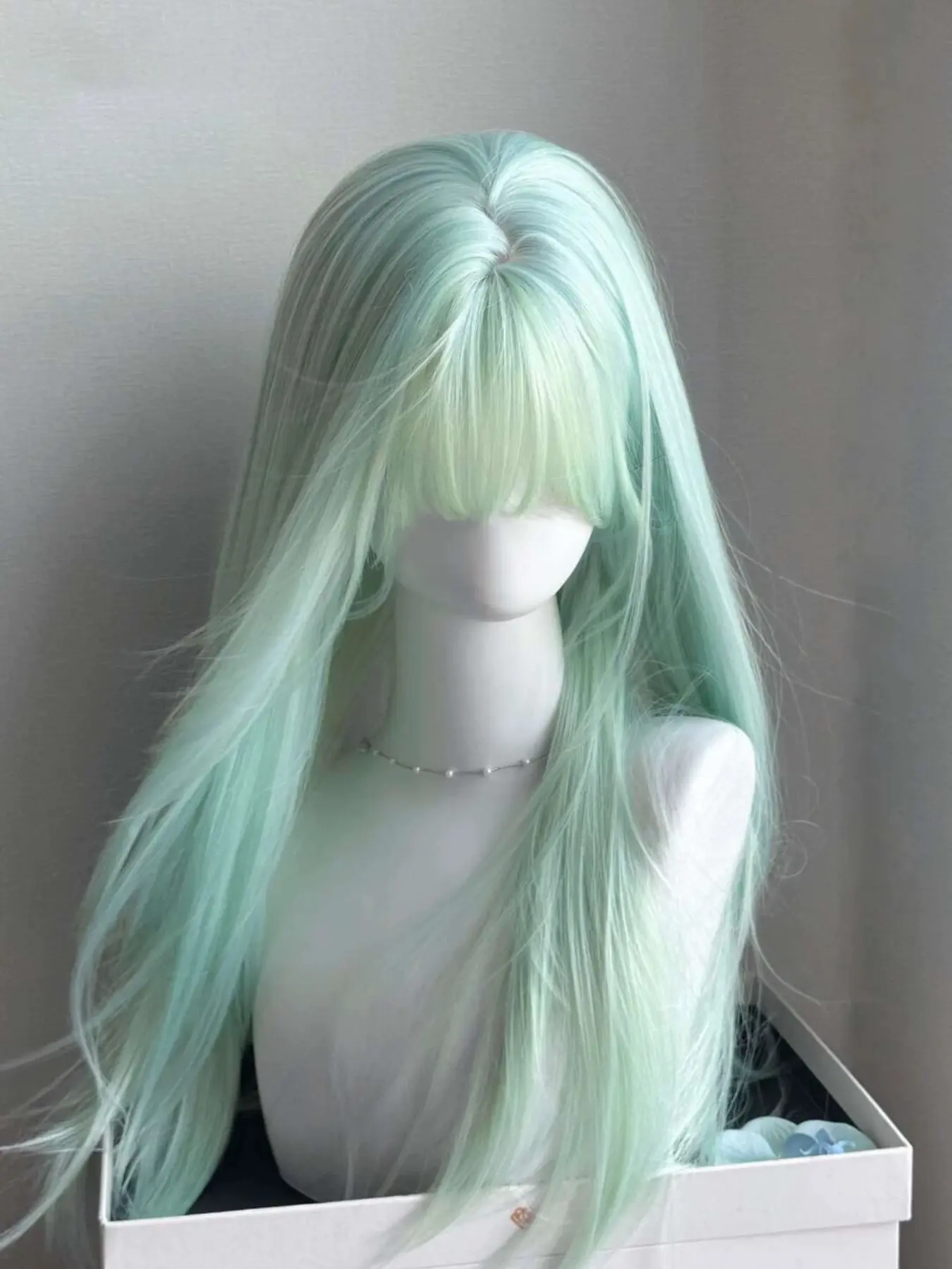 Mint Layered Wig for Women, Medium-Length Full Headpiece, High-Quality Heat-Resistant Fiber, Elegant Straight Hair with Bangs