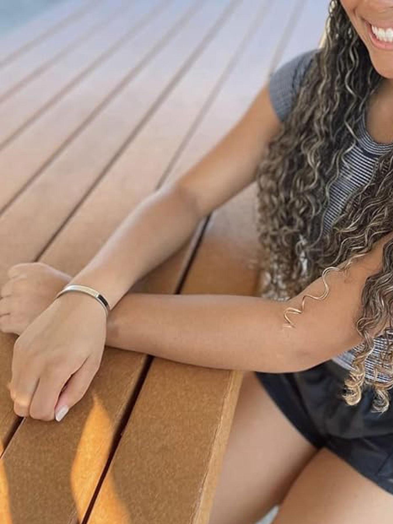 Personalized bracelet for teenagers/women, adjustable bracelet, inspirational jewelry gift, graduation gift, suitable for daughters/mothers/friends, appropriate for junior high, high school, and university students.