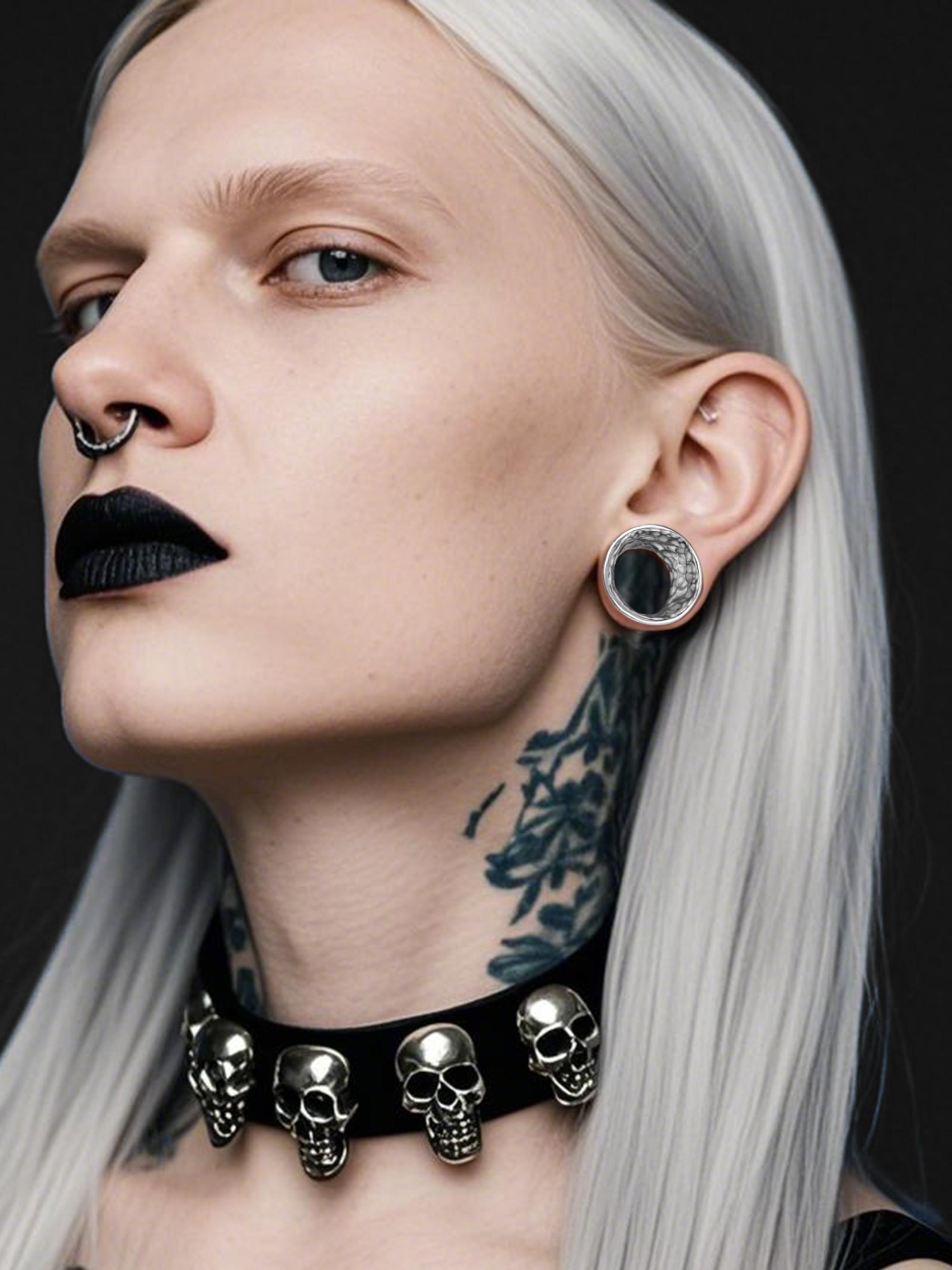 vanku 2pcs Hammered 316L Stainless Steel Ear Tunnels, Unisex Hip-Hop Punk Piercing Jewelry, Casual Style, Plain Pattern, All Seasons