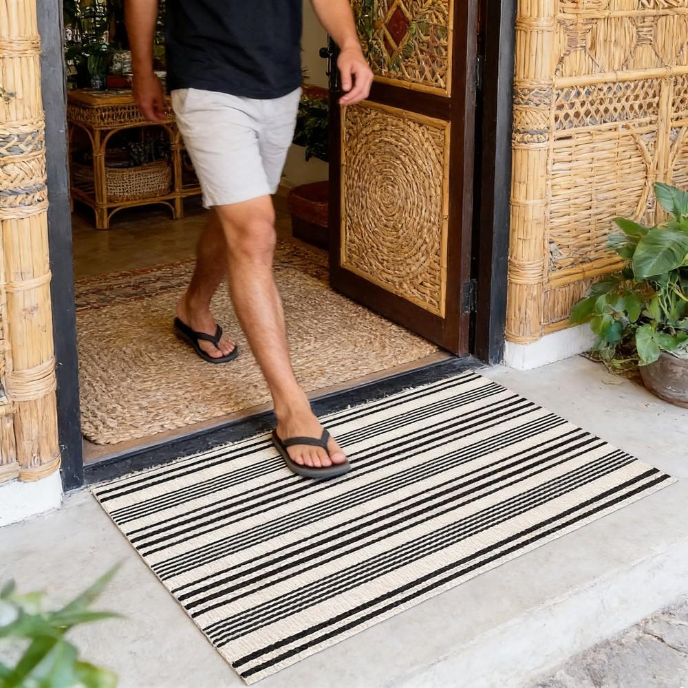 Classic Minimalist Stripes Outdoor Welcome Rug, Boho Style Fashion Carpet, Easy Clean Washable, Home Decor for Hotel Lobby Bathroom