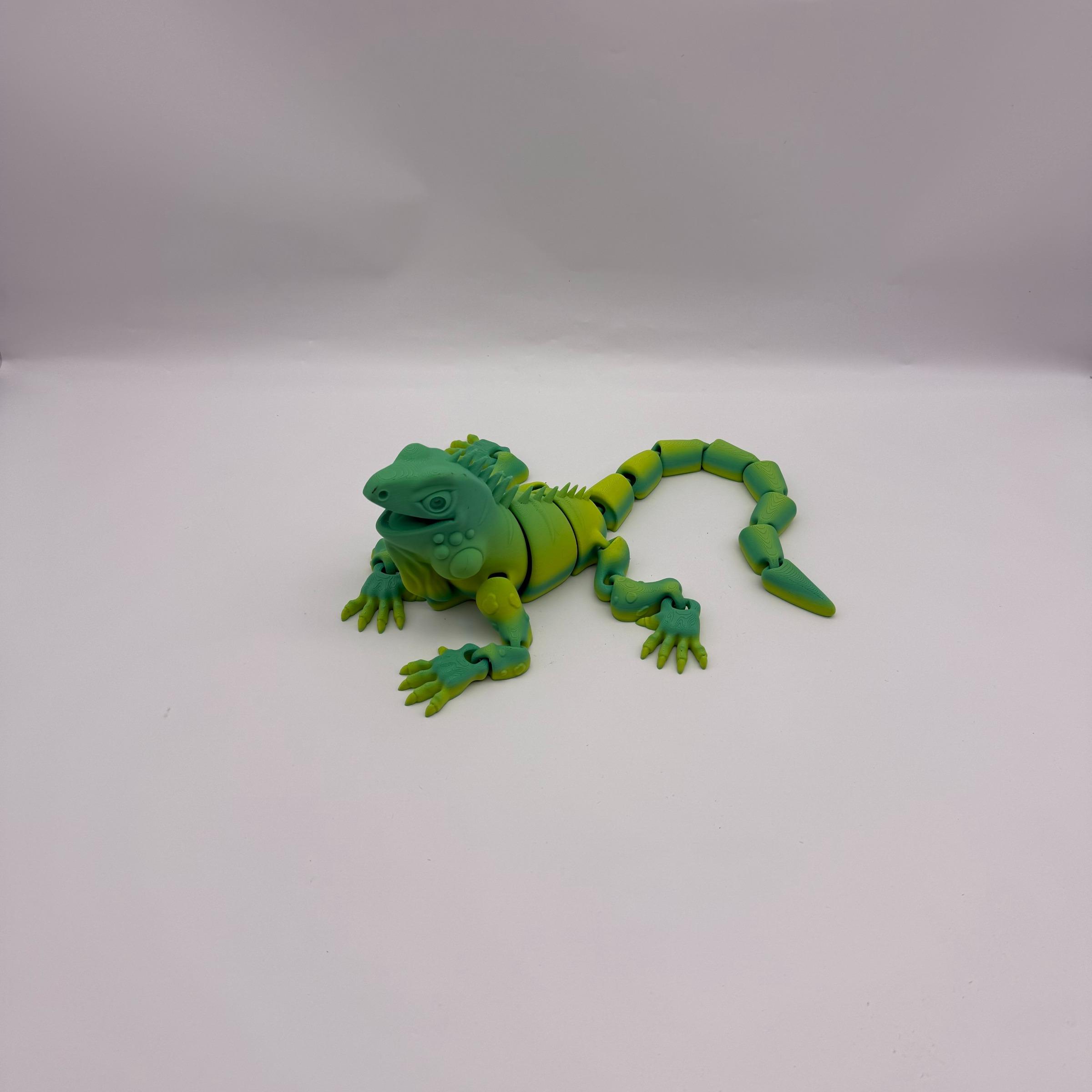 3D Printed Lizard Figurine with Realistic Eyes, Home Decor, Collectible Room Decor, Moving Joints, Perfect Christmas Gift, Party Decoration, Birthday Present #TOP PICKS