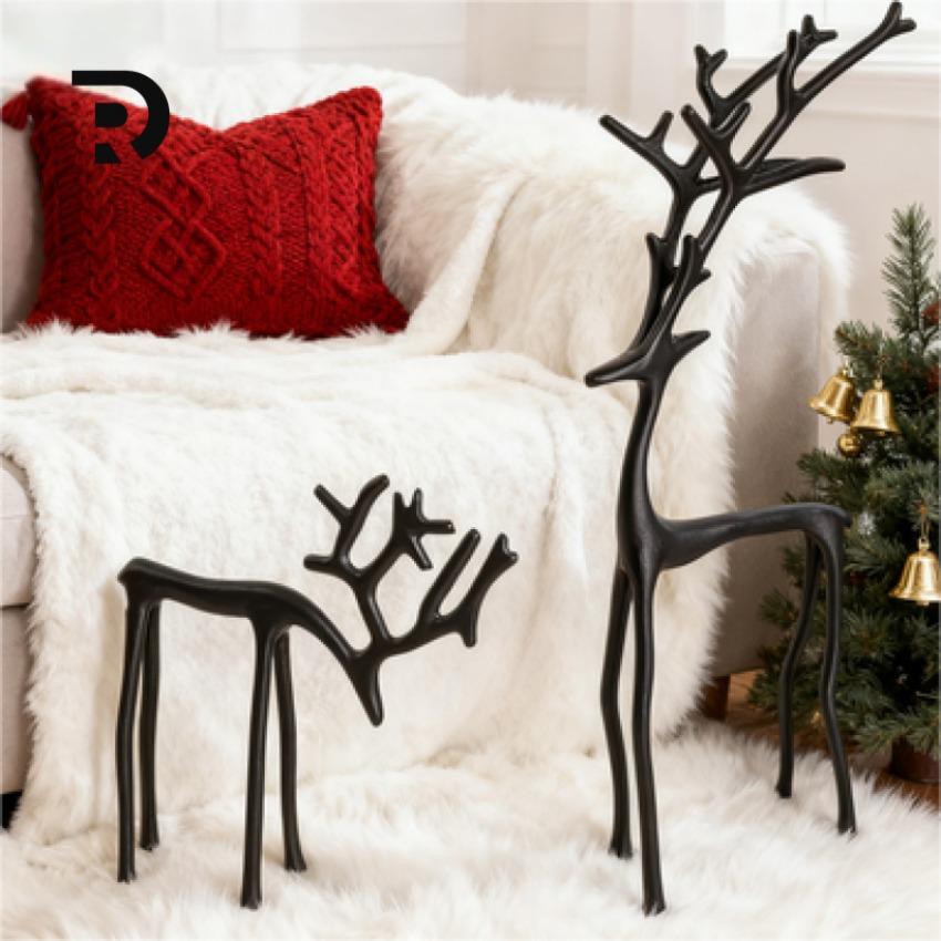 Elegant and Slender Black Elk Statue, A Popular Choice for Christmas Decoration in 2026, with A Modern Minimalist Design and Decorative Art Style. The Sturdy Base Ensures Stable Placement and Is Suitable for Home, Office, Home Garden and Other Scenes