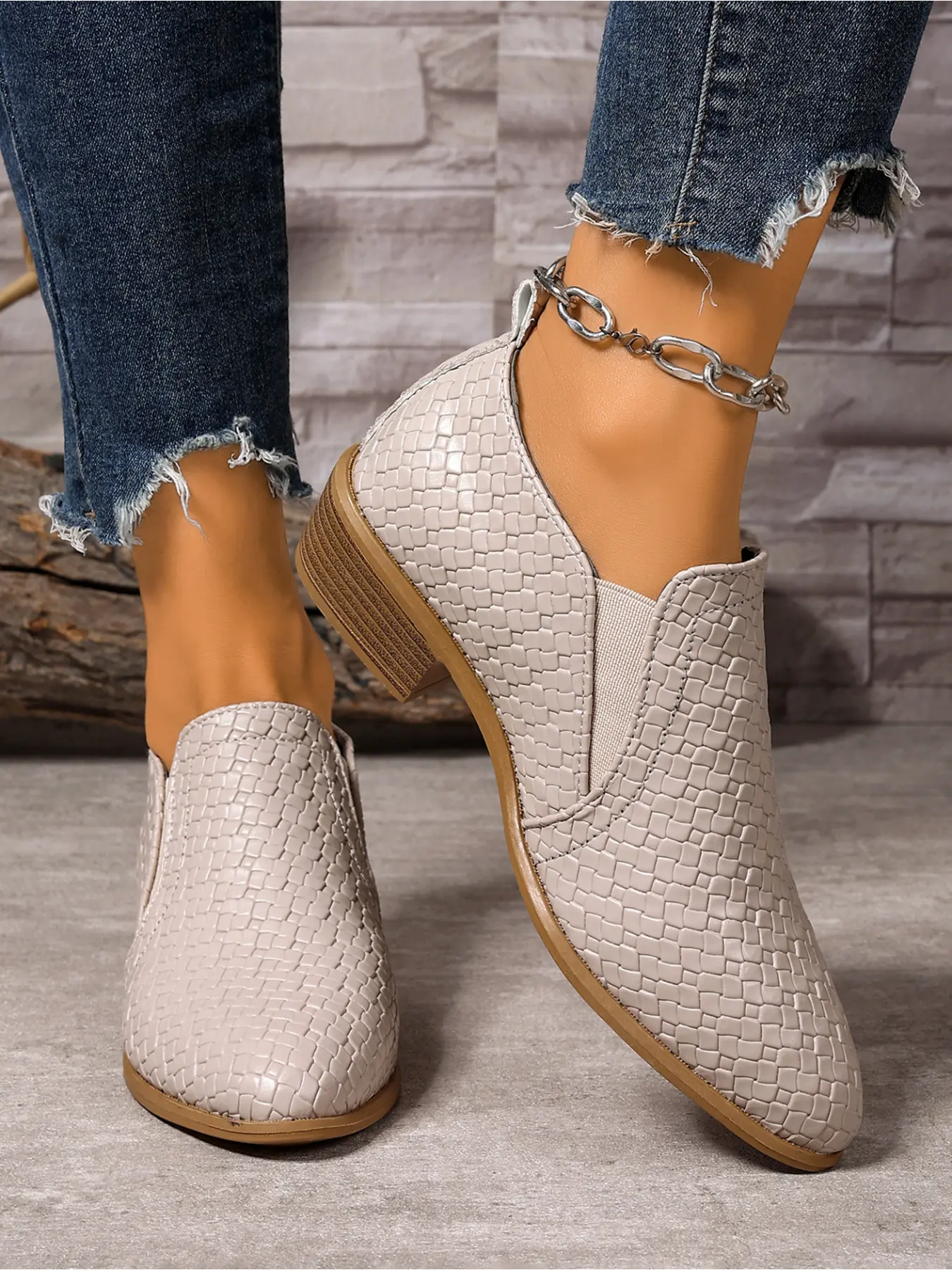 American Street Style Checkerboard Braided Women's Short Boots, Elastic Side Panels, Wood Grain Heel, Anti-Slip Sole, Daily Commute, Shopping, Travel