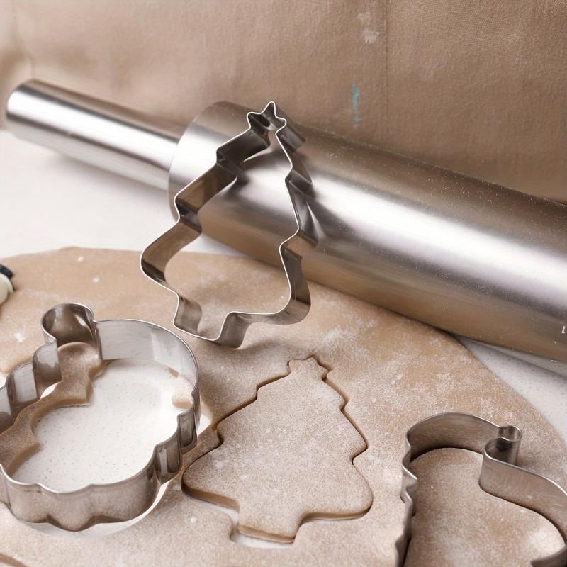 3-piece set of Christmas themed cartoon cookie molds, with fun designs and 3 cute styles to choose from; High quality stainless steel material, specially designed for home baking, essential for Christmas cookies, creating a festive atmosphere dessert.