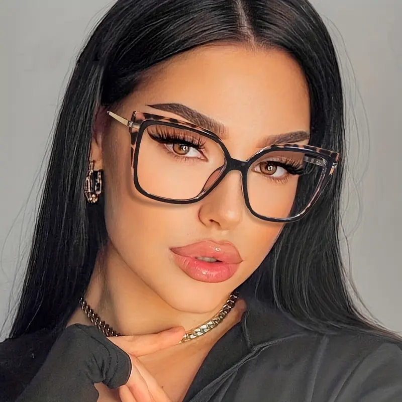 Women's Retro Square Fashion Glasses (1 Pair) - Lightweight TR90 Frame, Non-Prescription Lenses, All-Season Decorative Eyewear for Daily Wear, Casual Outings