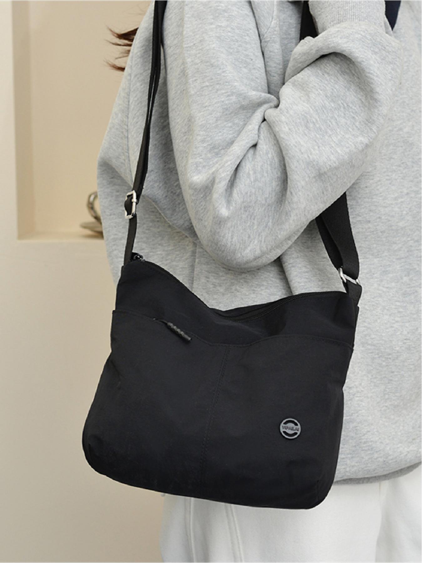 Casual Lightweight Mid-Age Mom Bag, Handbag Shoulder Purse, Multi-Layer Shoulder Bag, Solid Color Zipper Closure Crossbody Bag, Crossbody Messenger Bag, Stylish Daily Use Accessory