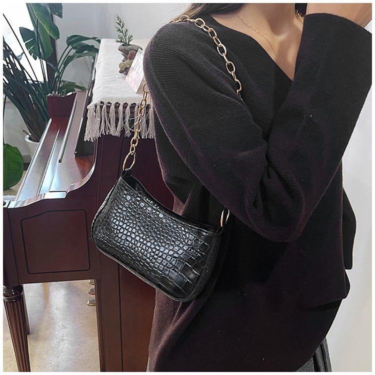 Lightweight Business Casual Mini Embossed Chain Bag – Stylish Textured Shoulder Bag for Office, College, Commute, Travel & Daily Use