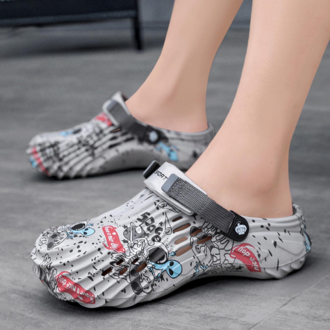 Men's Cave Shoes 2026 New Summer Outdoor Beach Shoes Sports Baotou Slippers Soft Sole Comfortable Wade Sandals