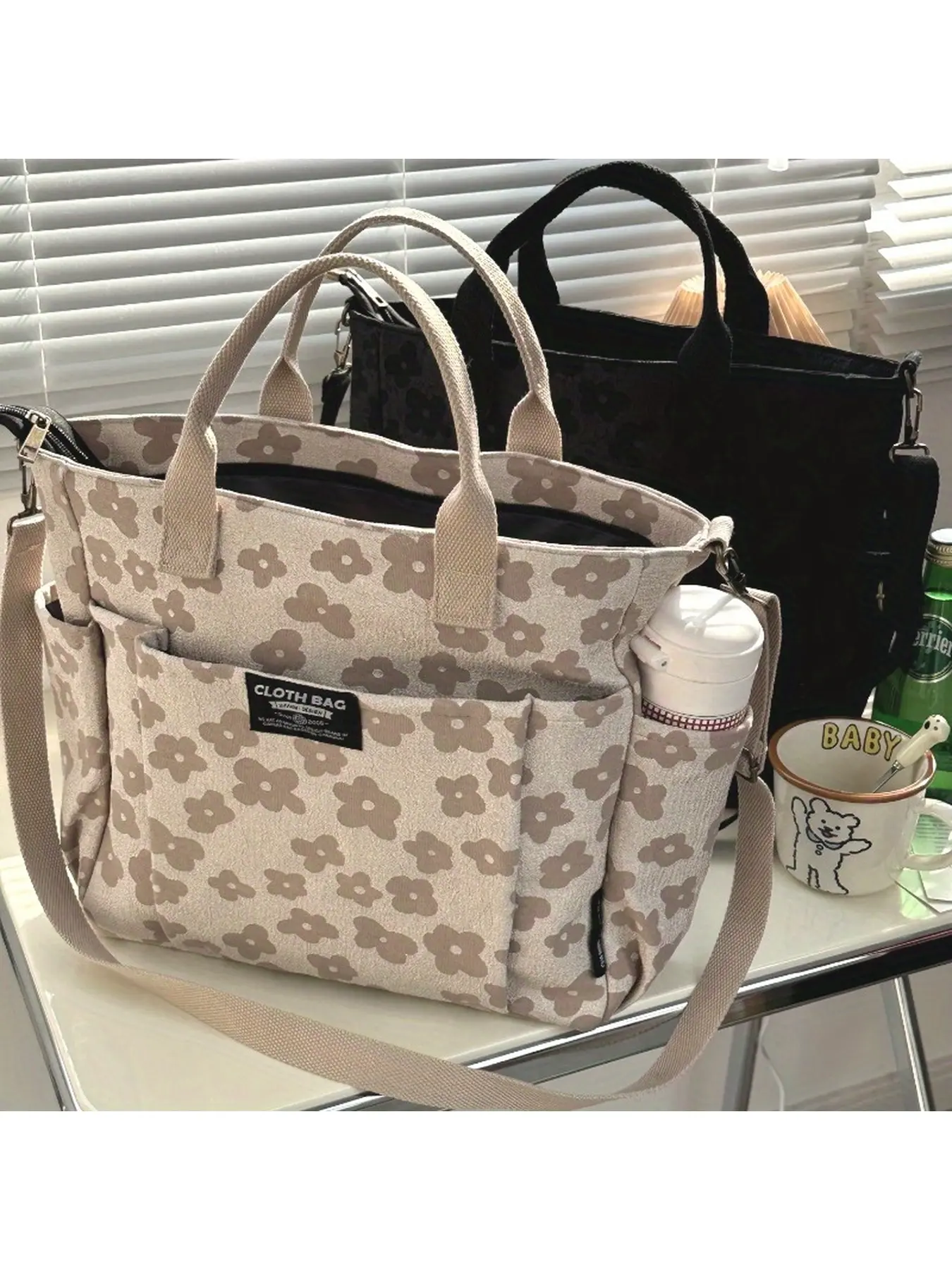 Women's handbag with floral pattern, shoulder bag with thickened zipper closure and detachable shoulder strap, large-capacity tote bag suitable for daily use, travel, and work, Patterned bag, women's bag, travel tote bag, minimalist accessory