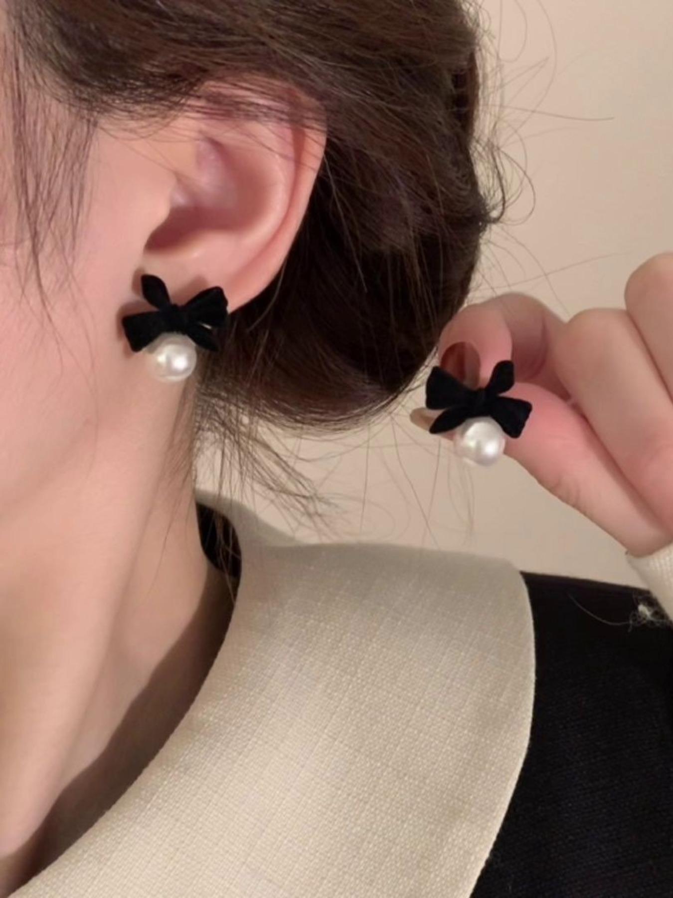 Velvet Pearl Bow Earrings, Elegant Jewelry Accessory, Perfect for Special Occasions, Unique Design, High-Quality Material