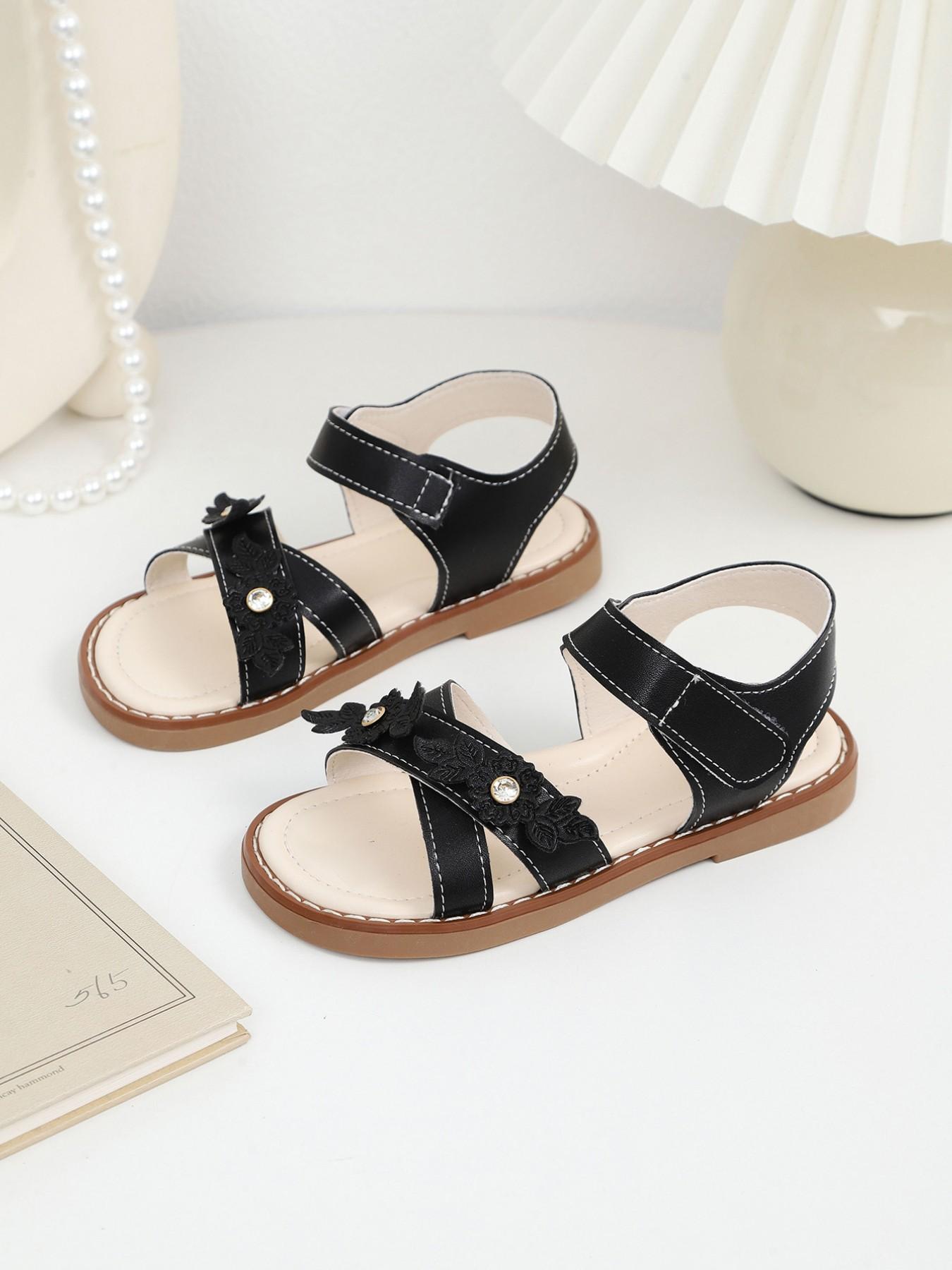 2026 Summer New Girls' Cross Strap Sandals, Child 3D Leaf Decoration Princess Shoes, Soft Sole Beach Sandals for School