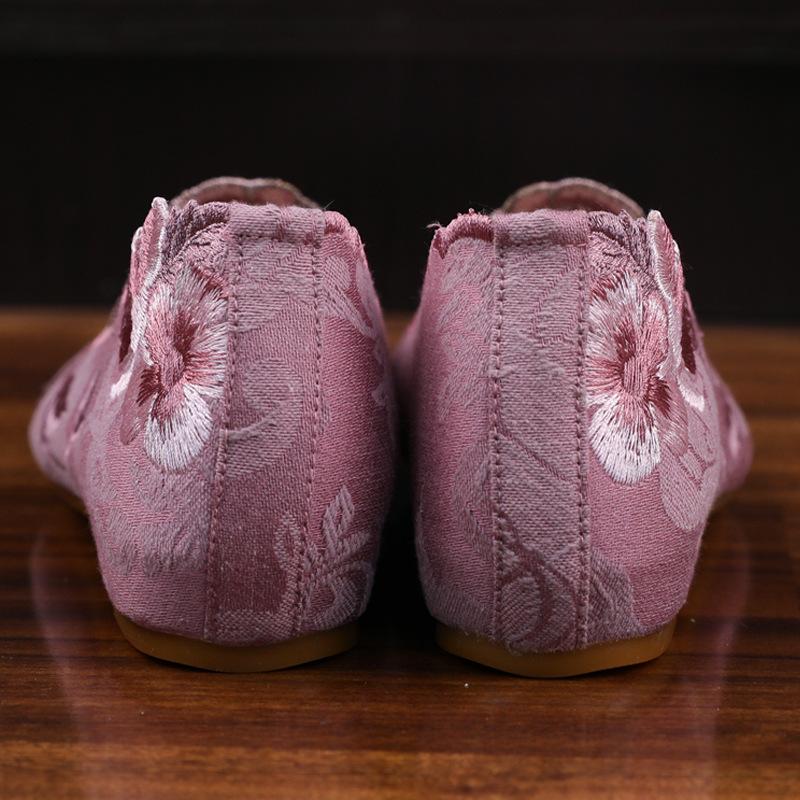 Retro style embroidered shoes, flat shoes, old Beijing new Chinese cloth shoes, rubber soles, soft rubber sewing shoes, women's models
