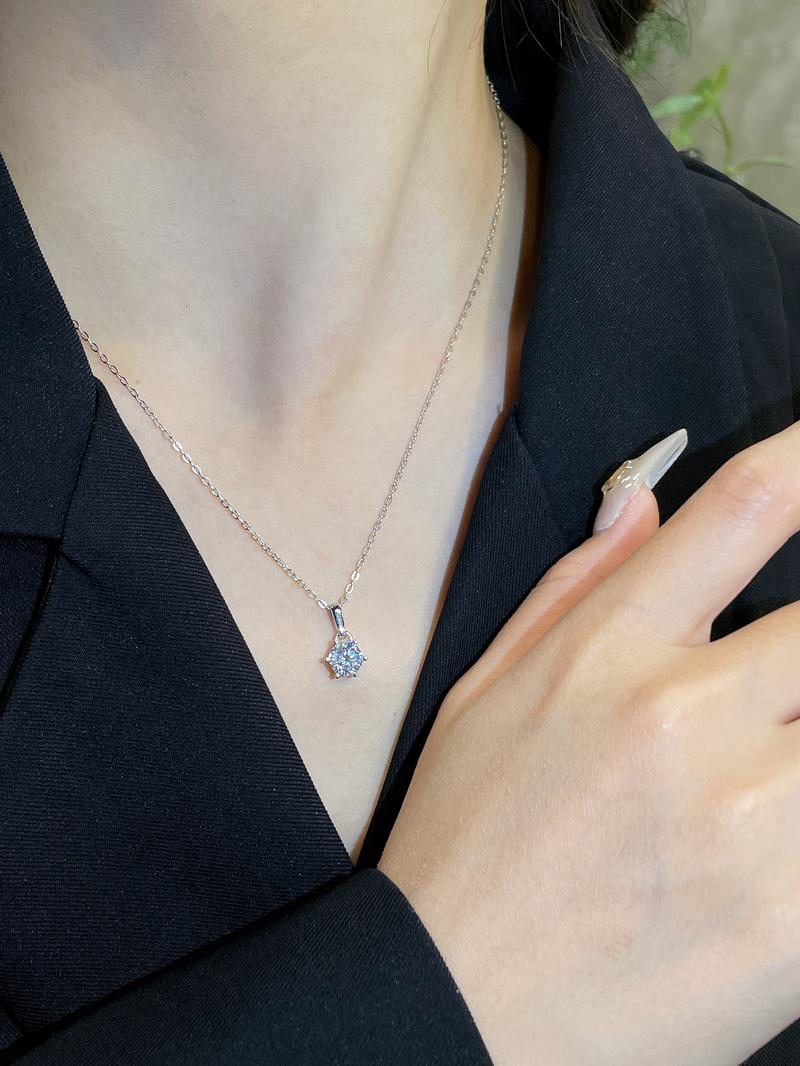 【#19】Synthetic Moissanite Necklace in 925 Sterling Silver