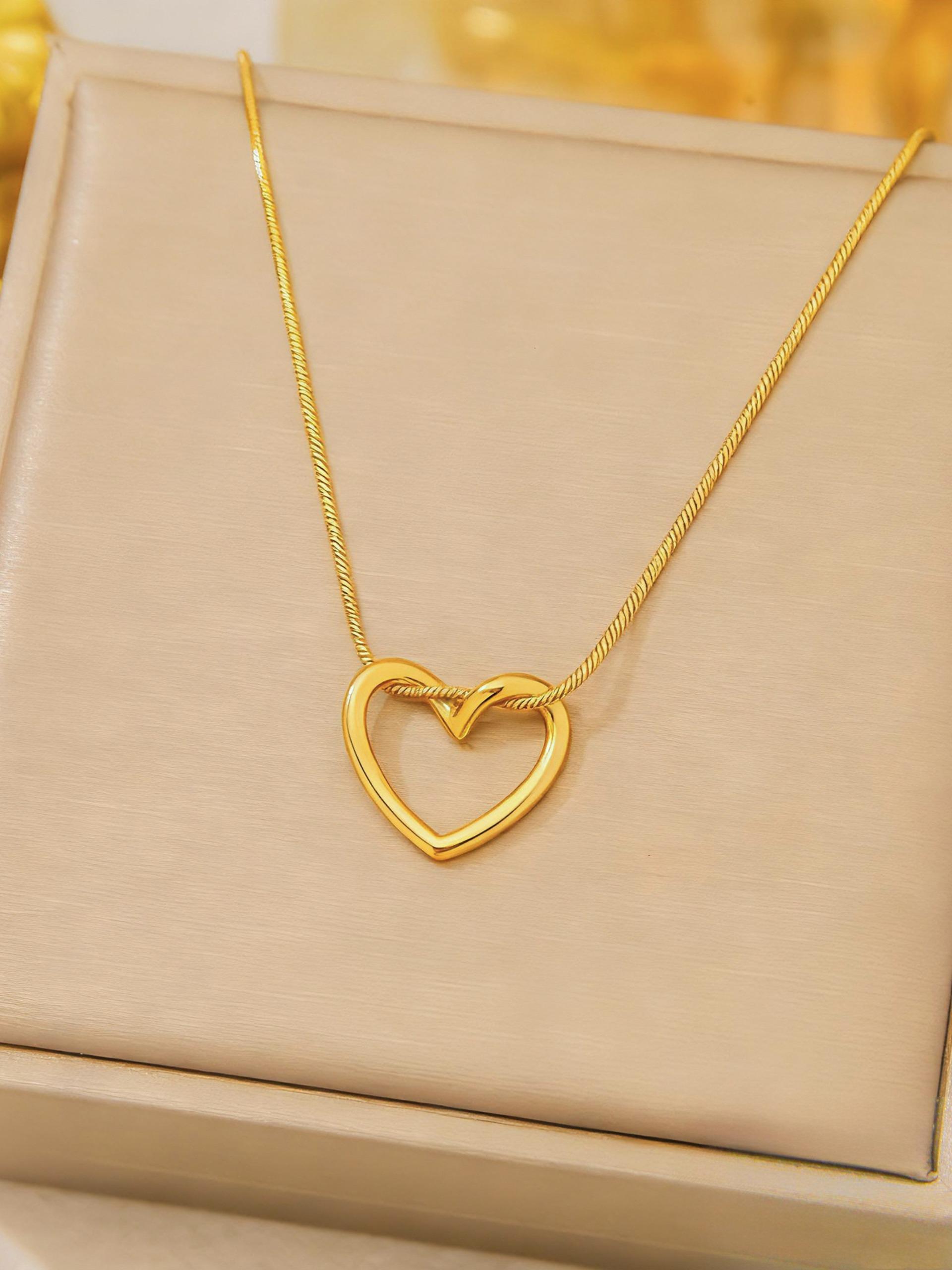 Elegant Hollow Heart Necklace for Women, Durable Titanium Steel Pendant Chain, Perfect Valentine's Day Gift, Versatile Daily Wear Jewelry