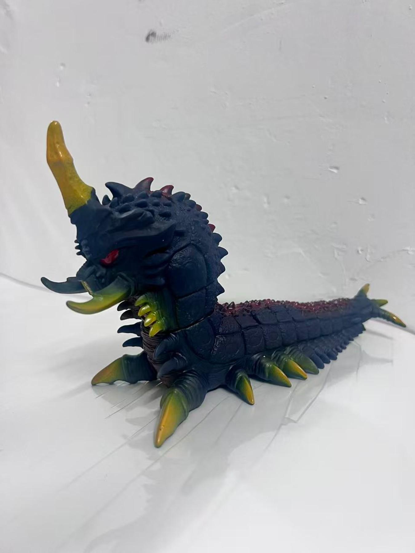 Mutant Bug Multi-Legged Decorative Figurine, Adjustable Head Home Decoration, Hobby Collection Item, Perfect Birthday Gift