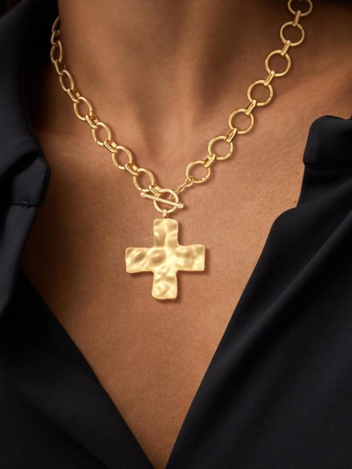 Chunky Cross Necklace for Women Statement Cross Pendant Necklace Layered Hammered Bold Cross Necklace Vintage Toggle Clasp Necklace Jewelry For Easter Gift
