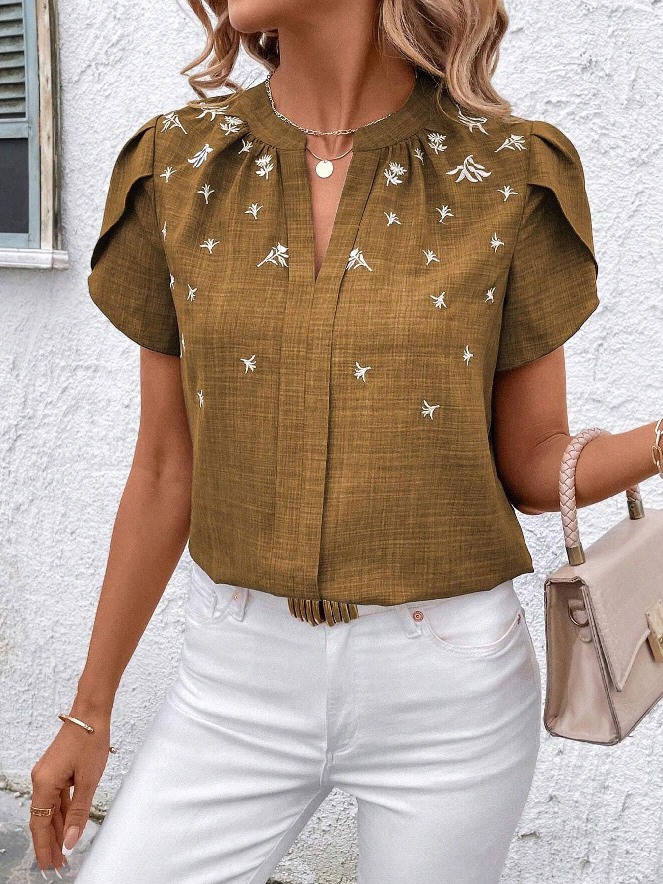 A women's solid color printed half-open collar short-sleeved shoulder pleated pullover T-shirt top, suitable for summer, suitable for commuting, casual wear, home wear.