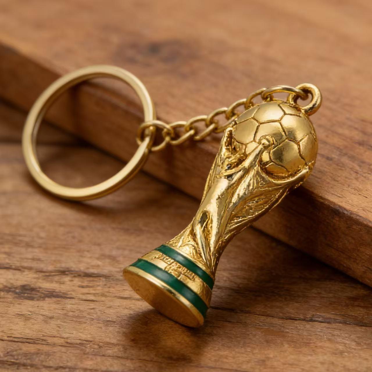 1pc 2026 World Cup Trophy Keychain, 3D Mini Replica Key Ring, Football Fan Souvenir Gift, Car Key Accessory, Backpack Charm for Soccer Lovers . Gold Plated Football Trophy Charm, Soccer Fan Gift, Car Key