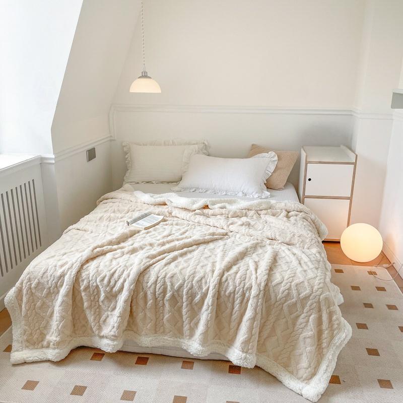 Diamond-Patterned Thickened Shearling Multi-Functional Blanket Soft and cozy double-layer winter blanket, bedspread, bedroom and restful sleep, Christmas gift, holiday gift Warm Blanket