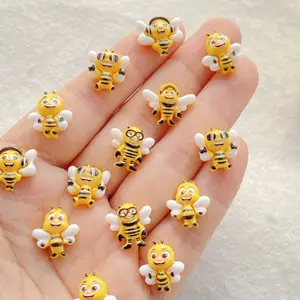 26-Piece Resin Cartoon Bee Nail Art Flat Back Design Rhinestone Stickers DIY Wedding Scrapbook Crafts, Perfect for Christmas, Valentine's Day, Thanksgiving