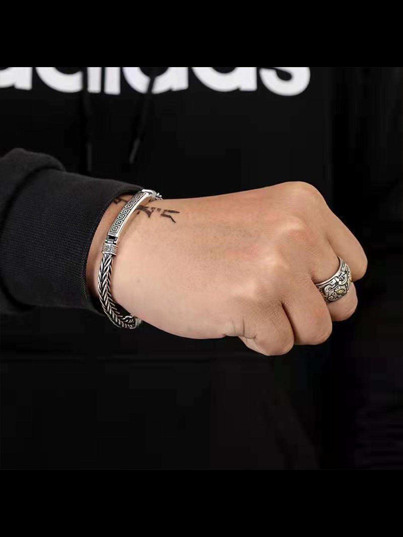 Men's Retro Wave Pattern Silver Color Buckle Bracelet, Trendy Creative Handmade Woven Jewelry, Fashionable Men's Accessory