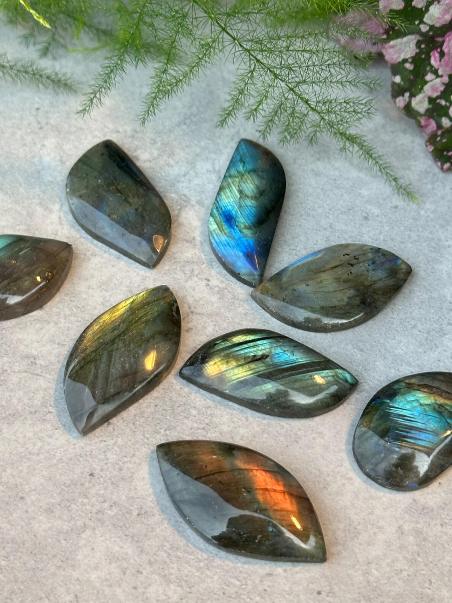 Natural Flash Labradorite Leaf Cabochon, Polished Teardrop Gemstone Beads, DIY Jewelry Making, Earring Pendant, Home Decor Gift